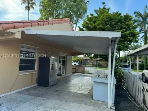 7599 W 4th Court Hialeah FL 33014
