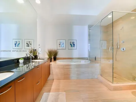 15811 Collins Avenue Sunny Isles Beach FL 33160