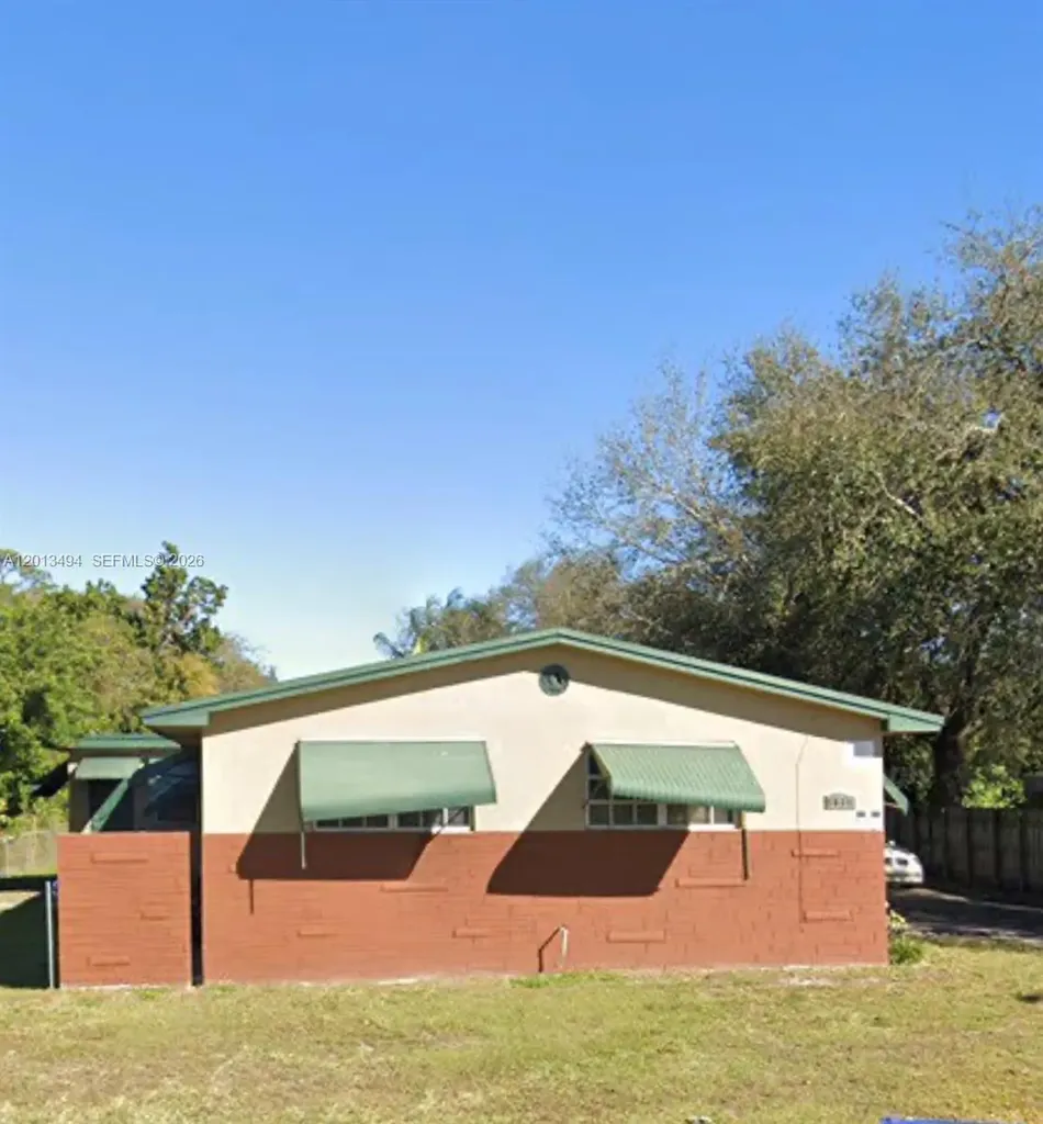 5631 SW 27th Street West Park FL 33023