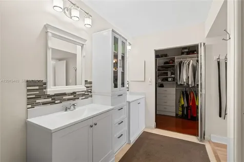 3600 Mystic Pointe Drive Aventura FL 33180