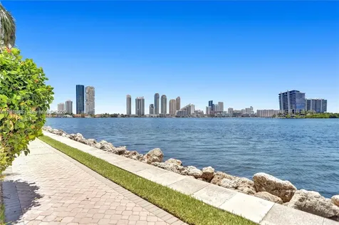 3600 Mystic Pointe Drive Aventura FL 33180