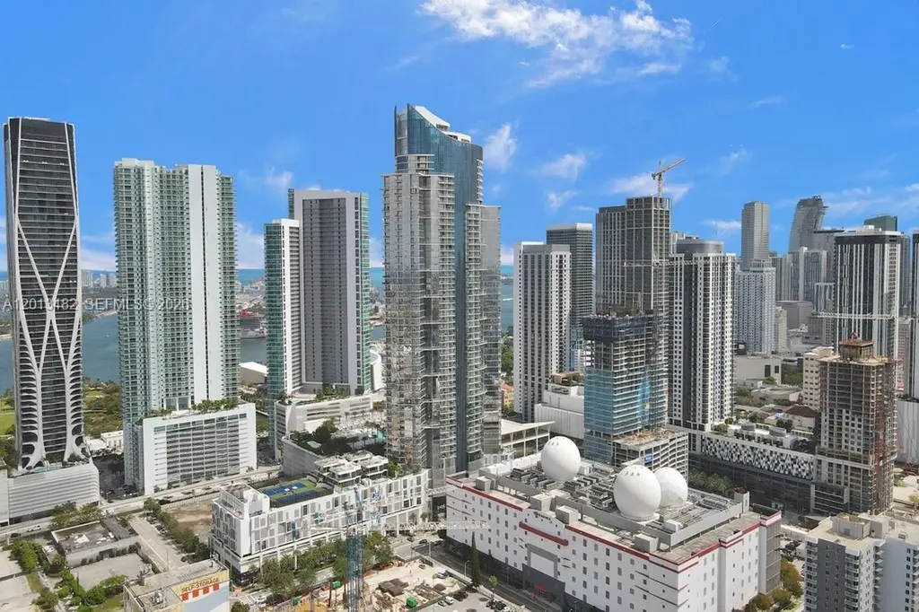 851 NE 1st Avenue Miami FL 33132