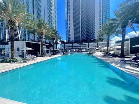 851 NE 1st Avenue Miami FL 33132
