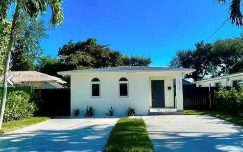 6820 SW 13th Terrace Miami FL 33144