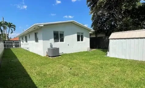 6820 SW 13th Terrace Miami FL 33144