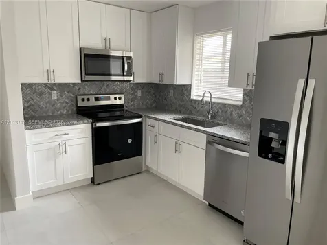 6820 SW 13th Terrace Miami FL 33144