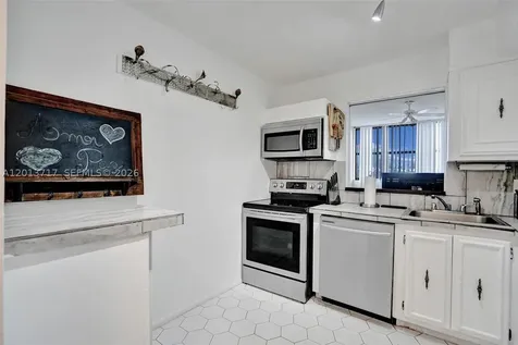 2017 S Ocean Drive Hallandale Beach FL 33009