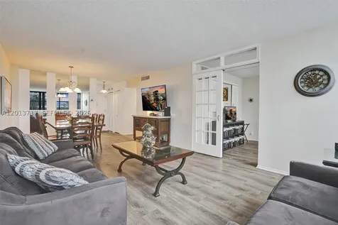 2017 S Ocean Drive Hallandale Beach FL 33009