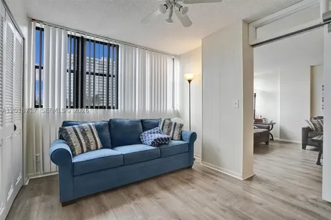 2017 S Ocean Drive Hallandale Beach FL 33009