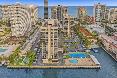 2017 S Ocean Drive Hallandale Beach FL 33009