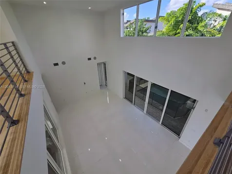 10289 NW 75th Terrace Doral FL 33178