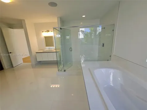 10289 NW 75th Terrace Doral FL 33178