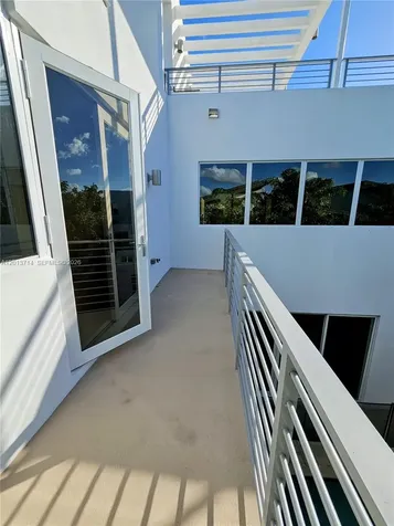 10289 NW 75th Terrace Doral FL 33178
