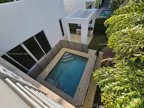 10289 NW 75th Terrace Doral FL 33178