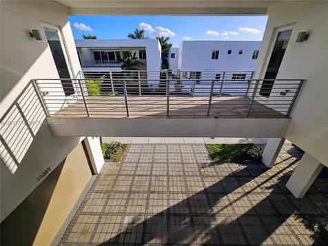 10289 NW 75th Terrace Doral FL 33178