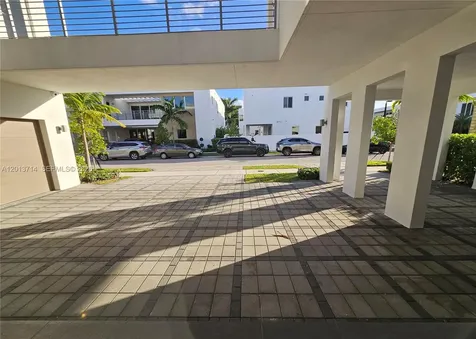 10289 NW 75th Terrace Doral FL 33178