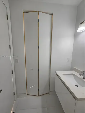 10289 NW 75th Terrace Doral FL 33178
