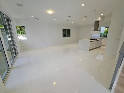 10289 NW 75th Terrace Doral FL 33178