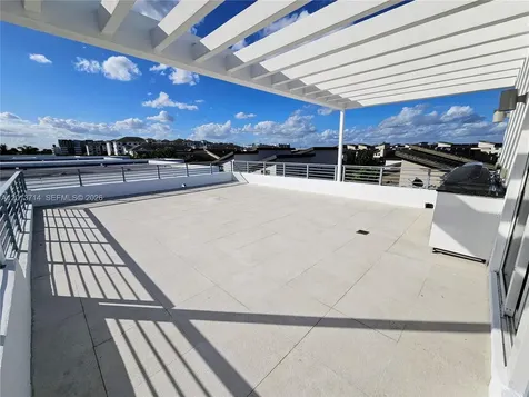 10289 NW 75th Terrace Doral FL 33178