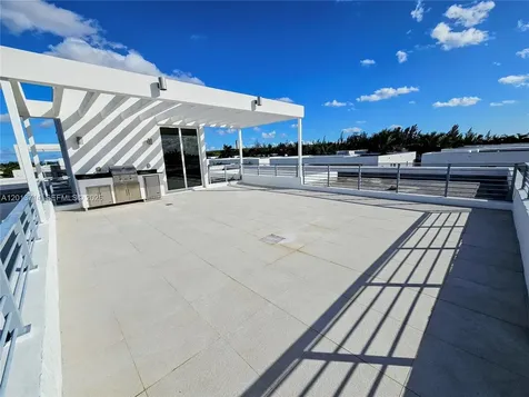 10289 NW 75th Terrace Doral FL 33178