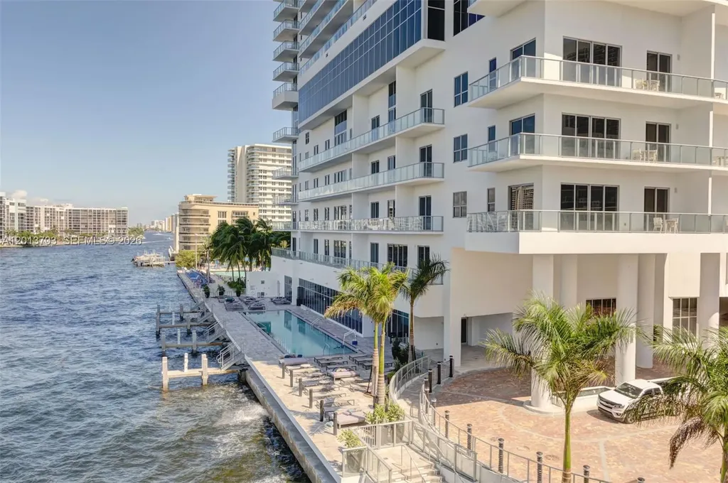 4010 S Ocean Drive Hollywood FL 33019