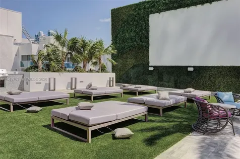4010 S Ocean Drive Hollywood FL 33019