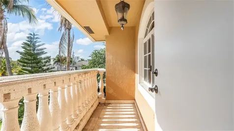 1940 S Blue Water Terrace S Lauderdale By The Sea FL 33062