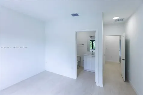 2969 NW 59 Street Miami FL 33142