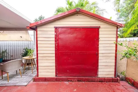 7411 W 33rd Avenue Hialeah FL 33018