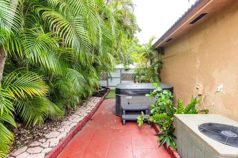 7411 W 33rd Avenue Hialeah FL 33018