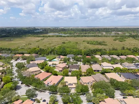 4207 W Whitewater Avenue Weston FL 33332