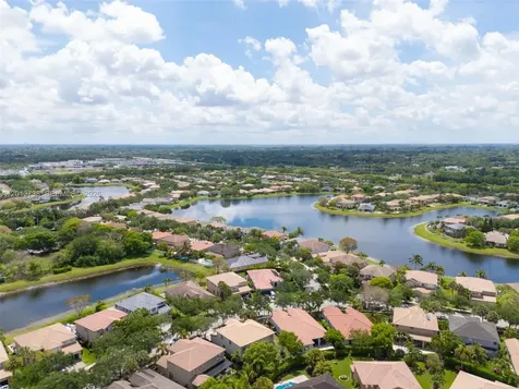 4207 W Whitewater Avenue Weston FL 33332
