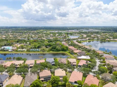4207 W Whitewater Avenue Weston FL 33332