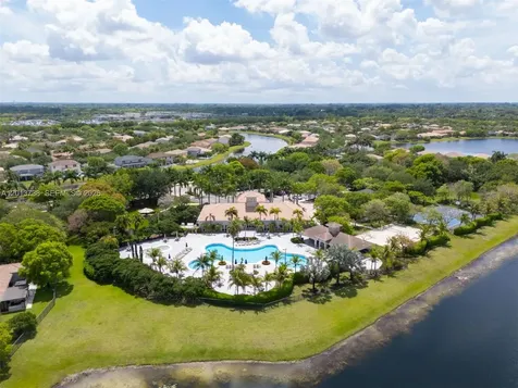 4207 W Whitewater Avenue Weston FL 33332