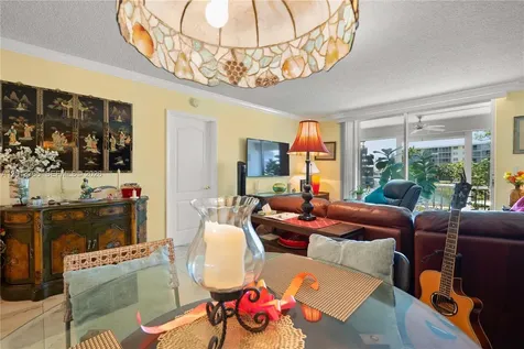 2851 Leonard Drive Aventura FL 33160