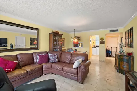2851 Leonard Drive Aventura FL 33160