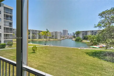 2851 Leonard Drive Aventura FL 33160
