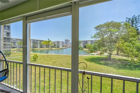 2851 Leonard Drive Aventura FL 33160