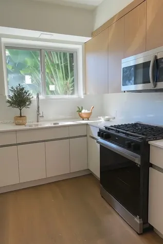 1535 West Avenue Miami Beach FL 33139