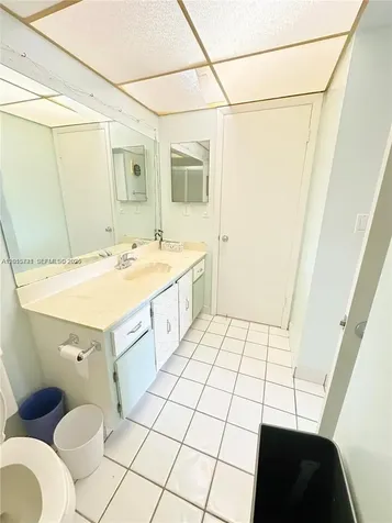 240 Lakeview Drive Weston FL 33326