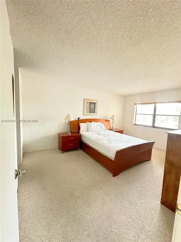 240 Lakeview Drive Weston FL 33326