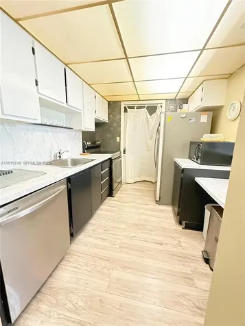 240 Lakeview Drive Weston FL 33326