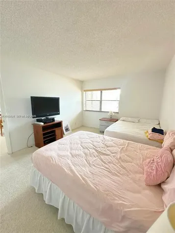 240 Lakeview Drive Weston FL 33326