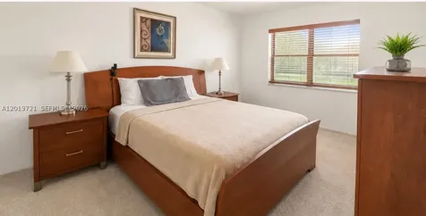 240 Lakeview Drive Weston FL 33326