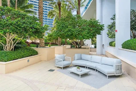 5959 Collins Avenue Miami Beach FL 33140