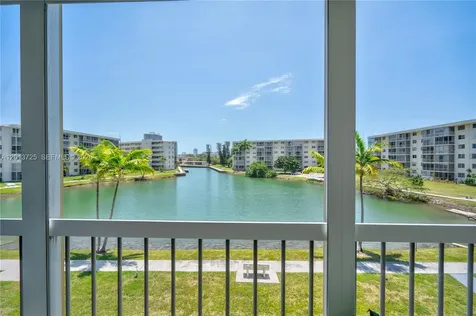 2851 Leonard Drive Aventura FL 33160