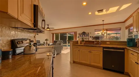 4019 Turquoise Trail Weston FL 33331