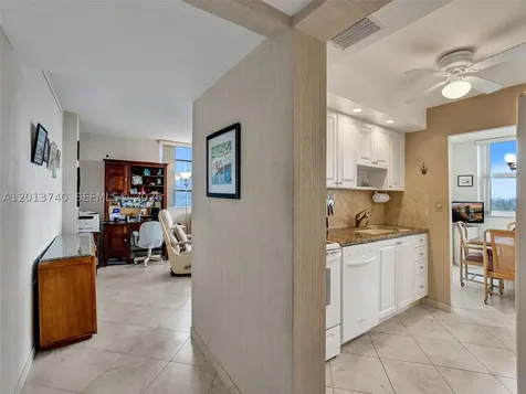 3113 S Ocean Drive Hallandale Beach FL 33009