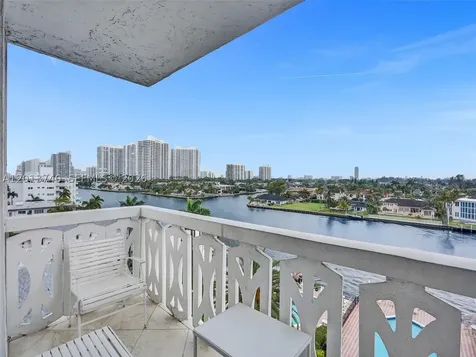 3113 S Ocean Drive Hallandale Beach FL 33009