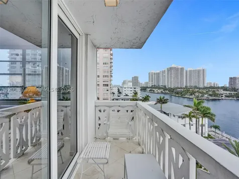 3113 S Ocean Drive Hallandale Beach FL 33009